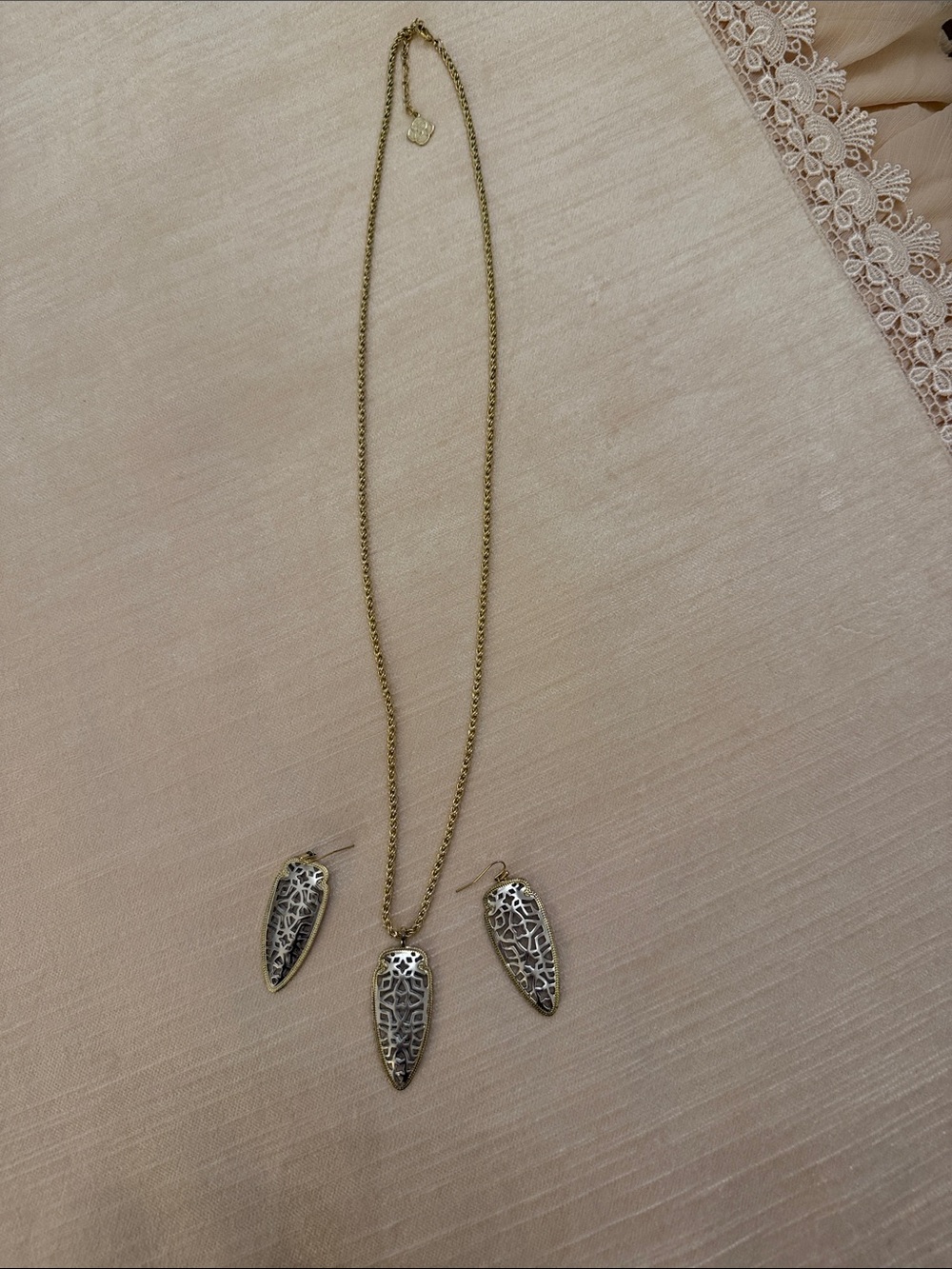 Kendra Scott Delicate Filigree Teardrop Necklace & Earring Set Gold/silver tone